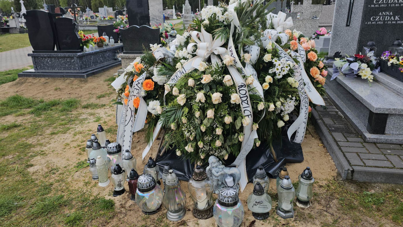 Piotr zginął przygnieciony przez ciągnik. Bliscy pożegnali 34-latka [GALERIA]