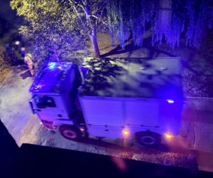 Mieszkańcy usłyszeli wstrząsający komunikat. „Proszę się odsunąć od bloku na 150 m”