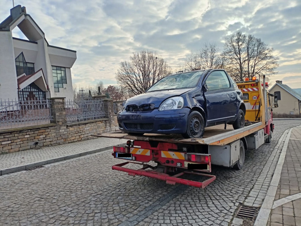 Szpecą i zajmują miejsca parkingowe. Wraki na ulicach Starachowic