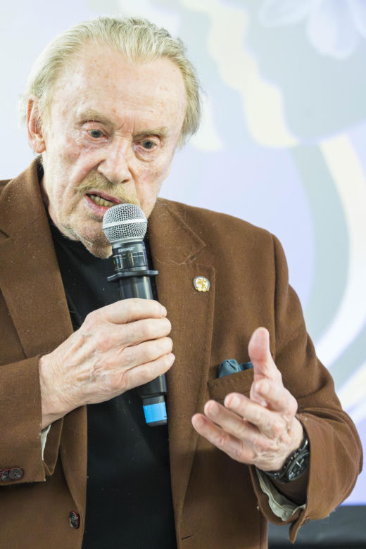 Daniel Olbrychski pastwi się nad "Lalką"