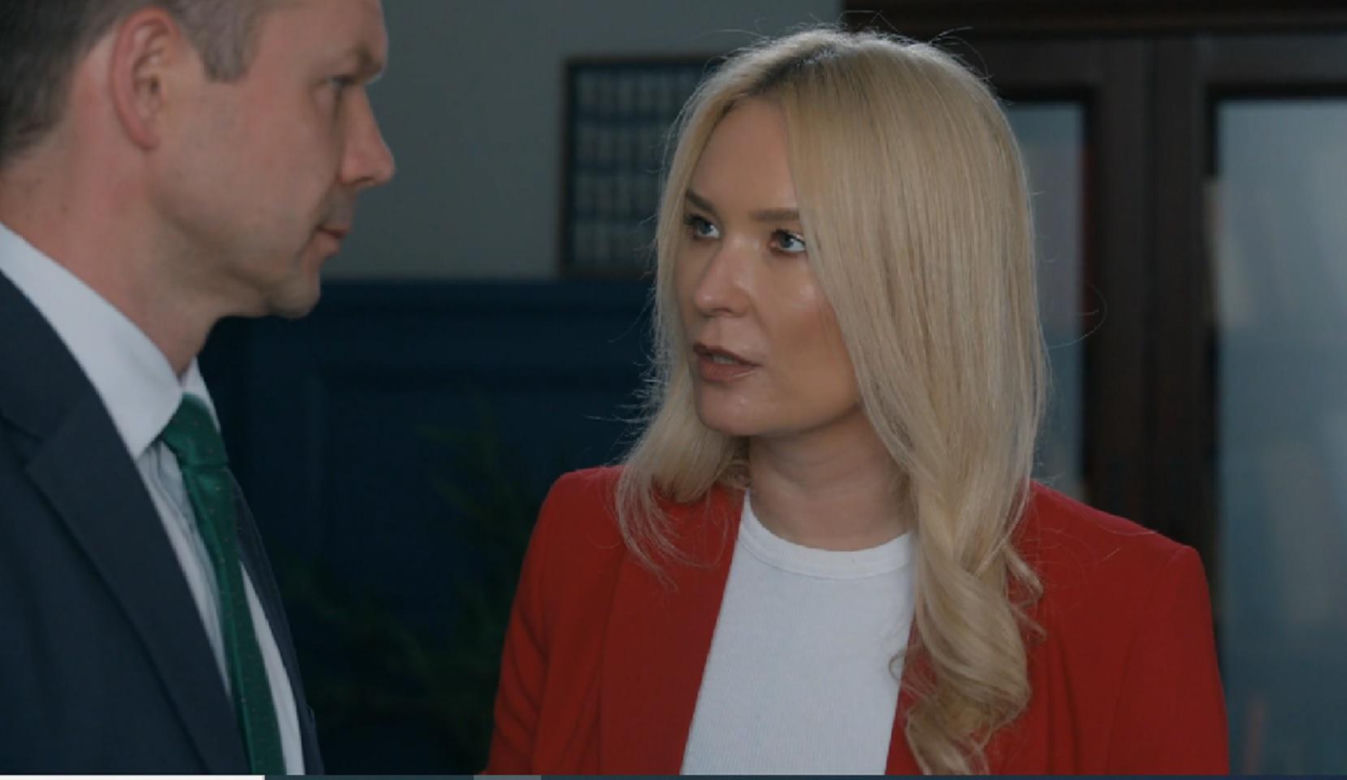 Barwy szczęścia, odcinek 3286. Bruno (Lesław Żurek), Karolina (Marta Dąbrowska)