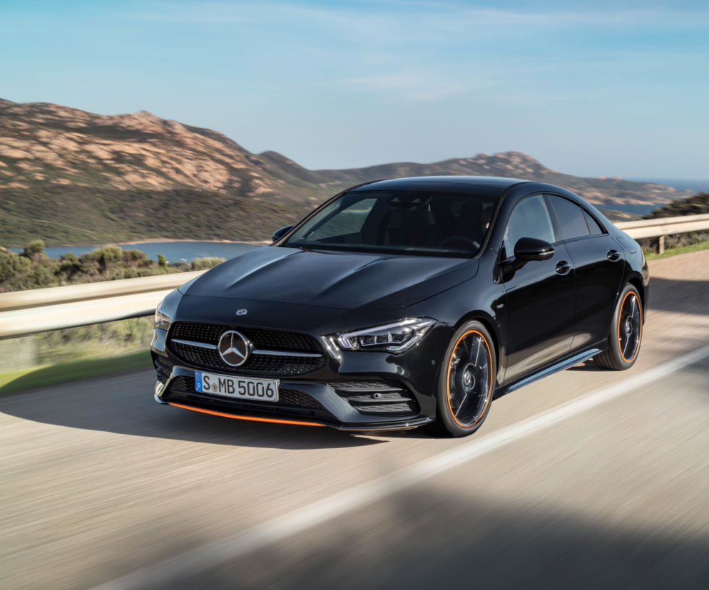 Mercedes-Benz CLA Coupe Edition Orange Art AMG Line
