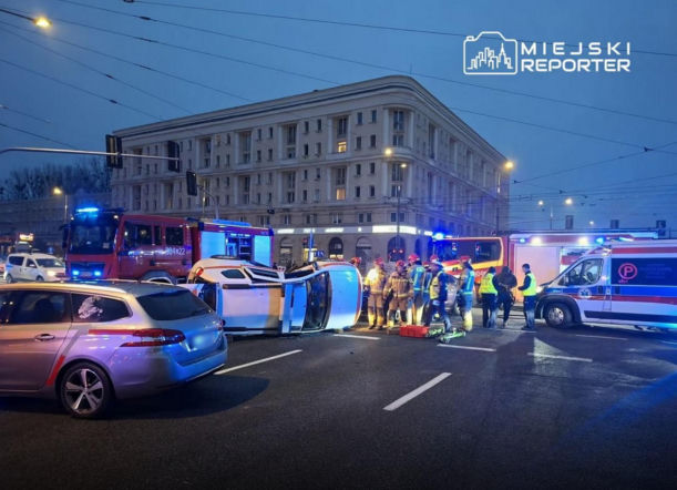 Jechali do wykolejonego tramwaju, doszło do wypadku. Trzy osoby ranne