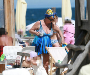 Justyna Sieńczyłło na plaży