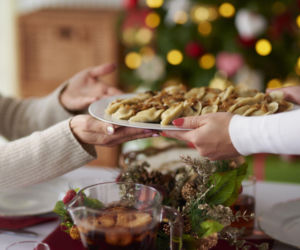 Wigilia last minute – szybko, tanio i bez stresu. Lista produktów, które uratują święta