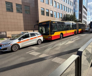 Kobieta przewróciła się w autobusie i zmarła