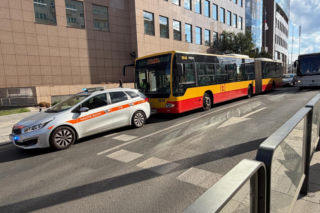 Kobieta przewróciła się w autobusie i zmarła