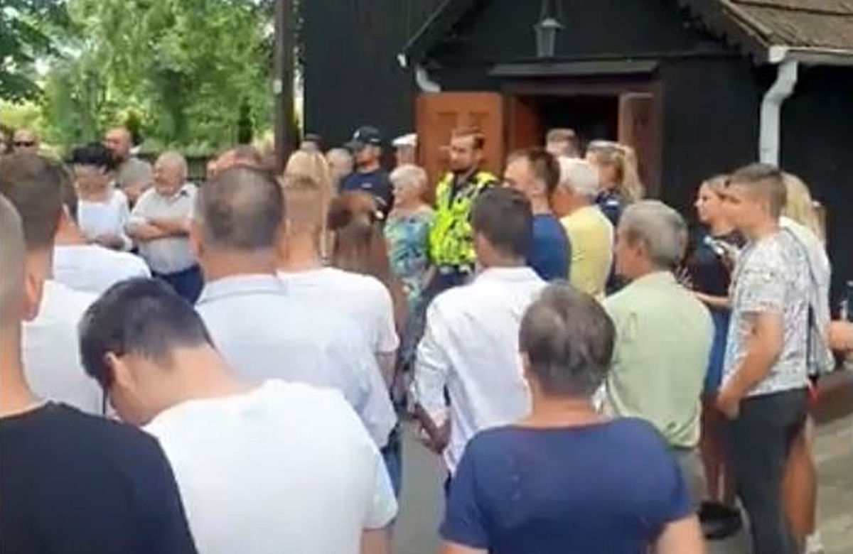 Parafianie w Jaworznie chcą wywieźć księdza na taczce 