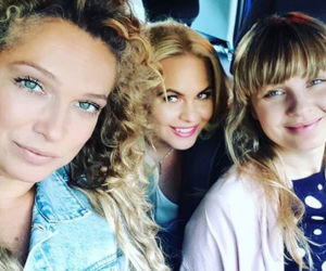 Przyjaciółki 12 sezon. Patrycja (Joanna Liszowska), Anka (Magdalena Stużyńska), Inga (Małgorzata Socha)