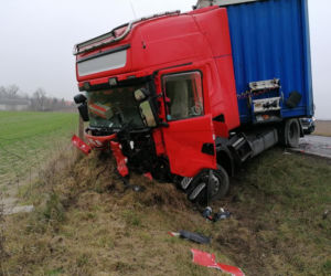 Nie żyją DWIE kobiety. Ich auto zostało ZMIAŻDŻONE! Fatalny wypadek na DK15 