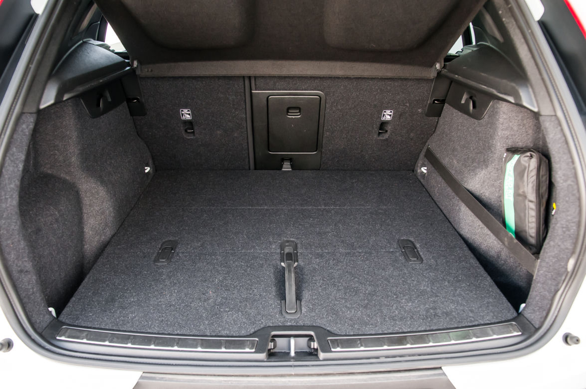 Volvo XC40 D4 190 KM R Design