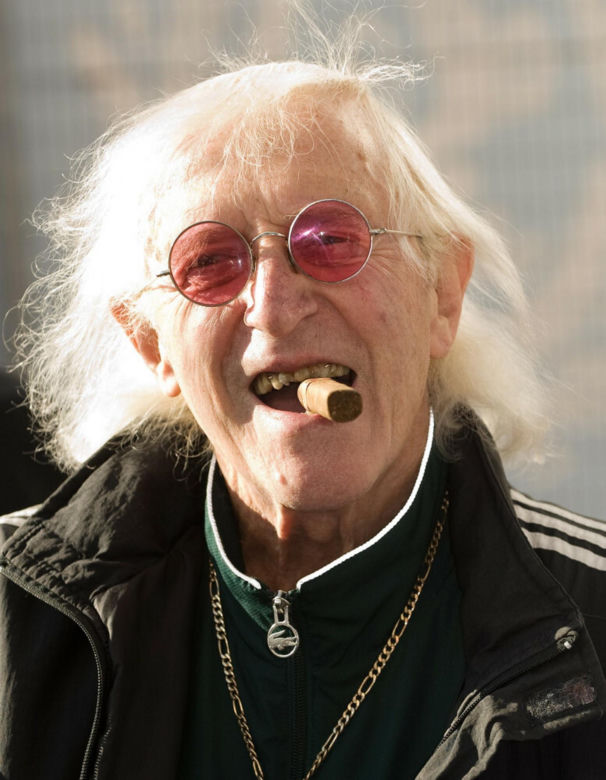 Spalili dom Jimmy'ego Savile'a! Żądają wyburzenia