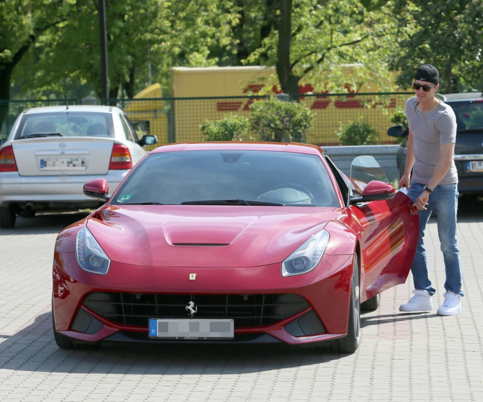 Robert Lewandowski Ferrari F12 Berlinetta