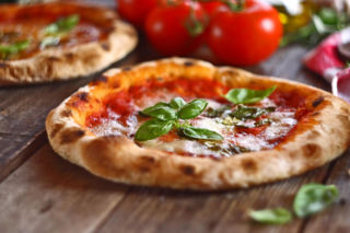 Pizza na zdrowie? Sprawdź, jak kultowy placek wpływa na organizm i ile ma kalorii