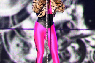 Doda wyskoczy z żyrandola