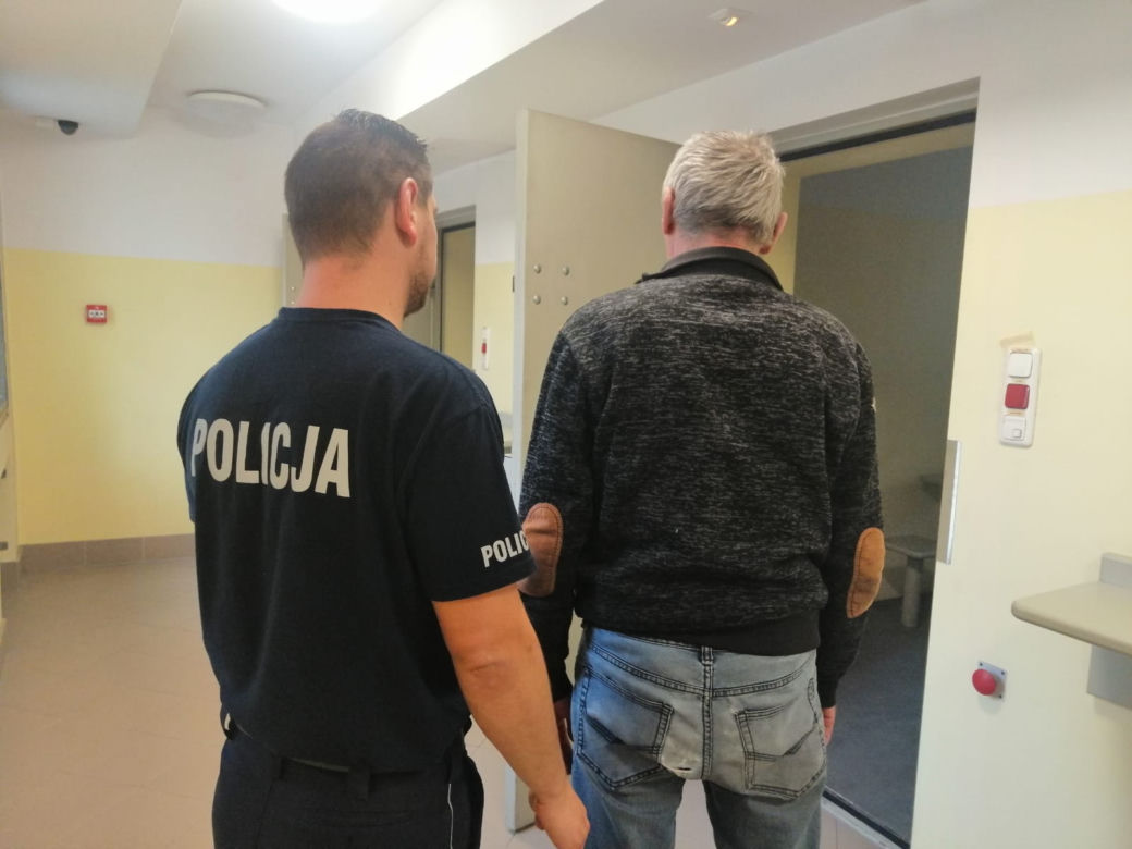 Łódzkie. Tytoniowy, nielegalny biznes rozbity. Policja przechwyciła 25 tysięcy papierosów!  