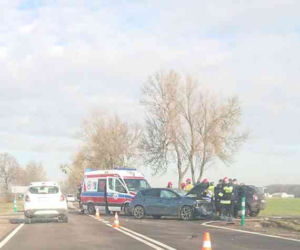 Dziękonie. Zderzenie dacii z toyotą, dwie osoby ranne [ZDJĘCIA]