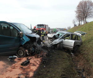  Staranowała auto policjantów