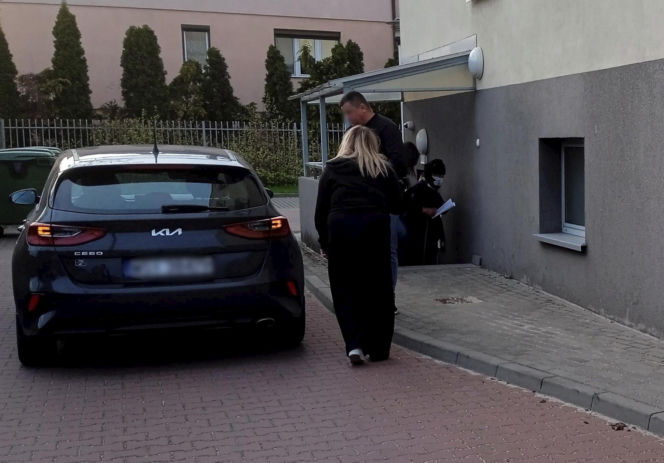 Atak na wójt Starej Kornicy. Mężczyzna usłyszał zarzuty