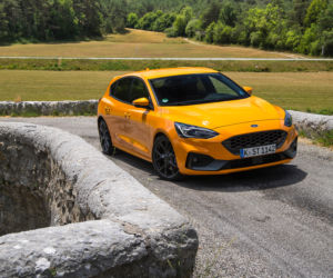 Ford Focus ST 2.3 EcoBoost 280 KM M6 Performance Pack