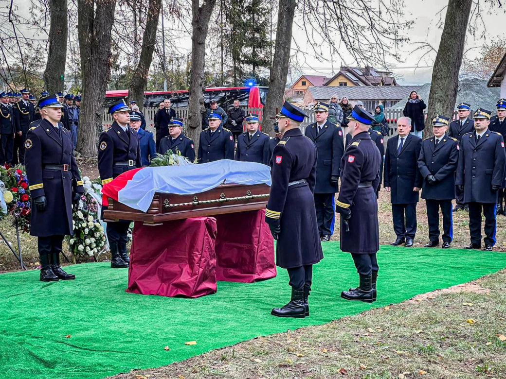 Pogrzeb Bartosza Błyskala. Strażak-nurek zginął podczas poszukiwań Grzegorza Borysa w Gdyni