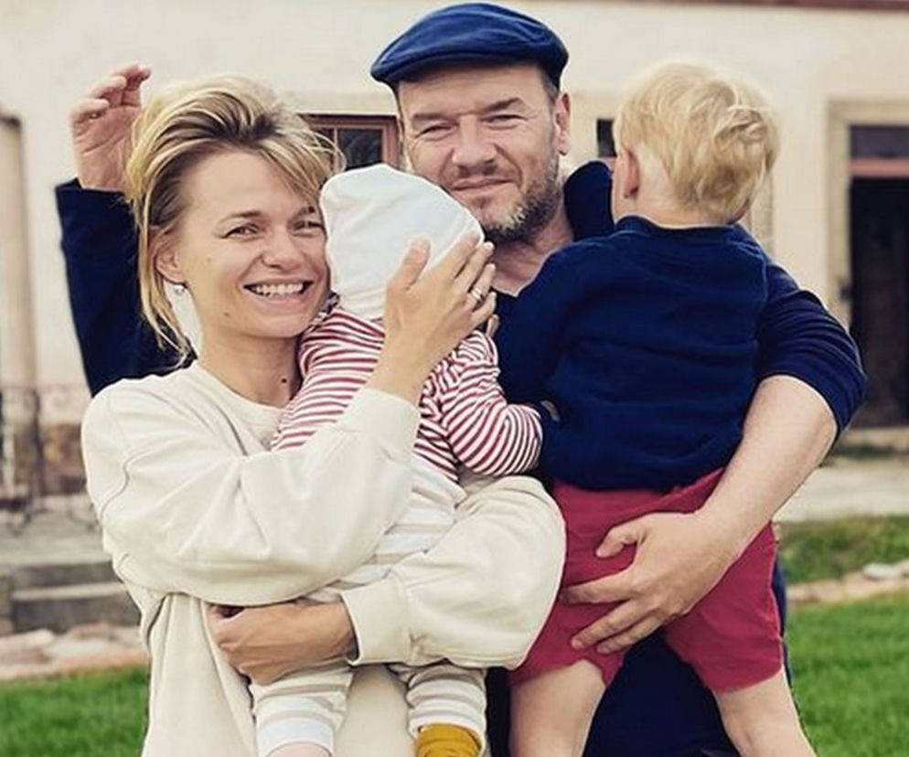 Ulubiona para Na dobre i na złe podzieliła się radosną nowiną. Emilia Komarnicka i Redbad Klynstra z dziećmi promienieją ze szczęścia