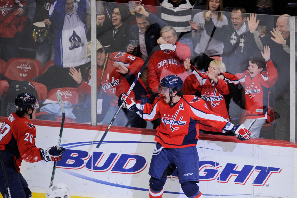 Alexander Ovechkin został najlepszym strzelcem w historii NHL. Potrzebujemy galerię zdjęć z celebracji, która miała miejsce w USA