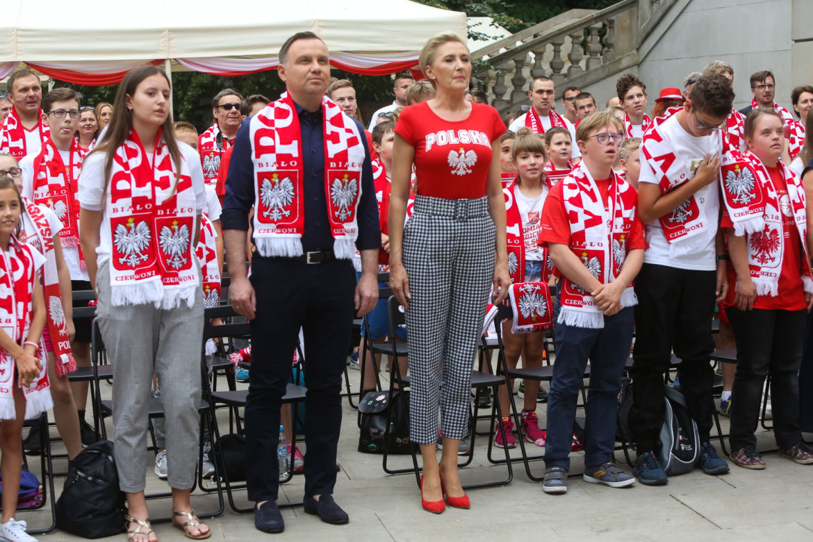 Agata Duda w garniturach