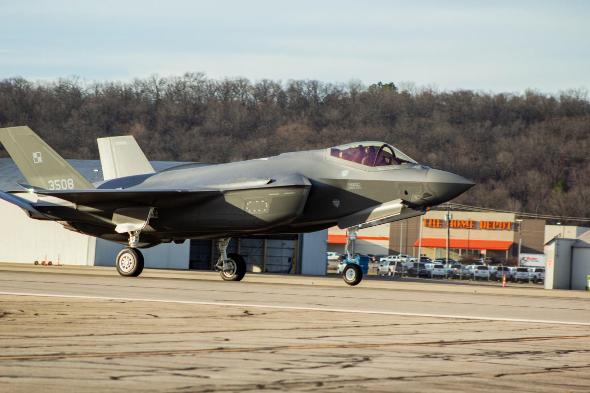Ósmy polski F-35 w Ebbing. Amerykanie pokazali zdjęcia myśliwca