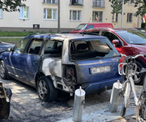 Potworne krzyki i wielki huk. Ktoś wysadził samochody na Saskiej Kępie?