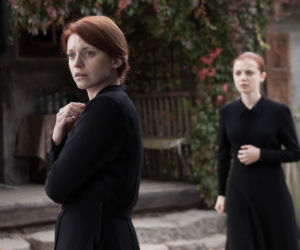 Stulecie Winnych 2 sezon odcinek 26. Mania (Karolina Bacia), Ania (Weronika Humaj)