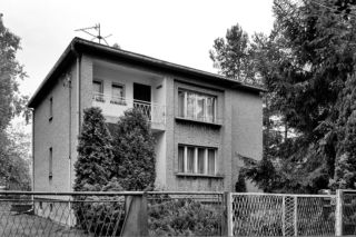 Od PRL-owskiej śląskiej kostki z lat 70. do domu energooszczędnego. Termomodernizacja, przestronne wnętrza i nowoczesne rozwiązania – inspiracja dla remontujących