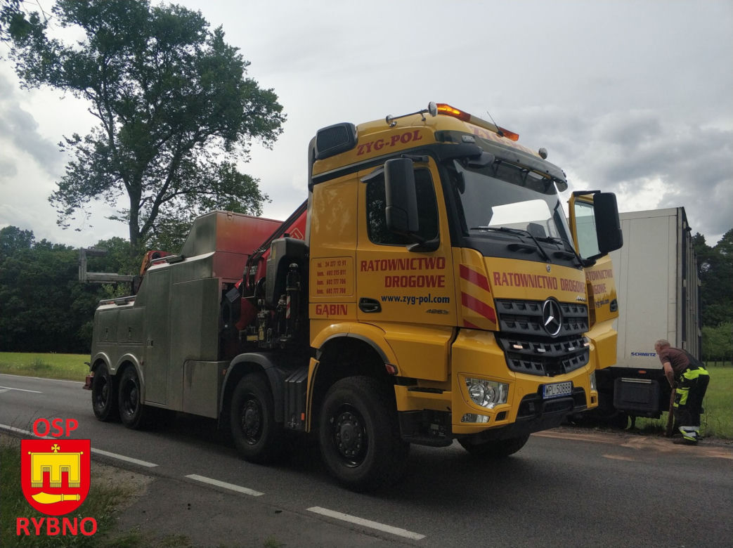 Szokujący wypadek pod Sochaczewem! 29-latka zginęła w roztrzaskanym volkswagenie [ZDJĘCIA]