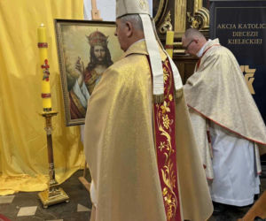 Negatywna ocena Kościoła przeważa nad pozytywną. Polacy jednoznacznie