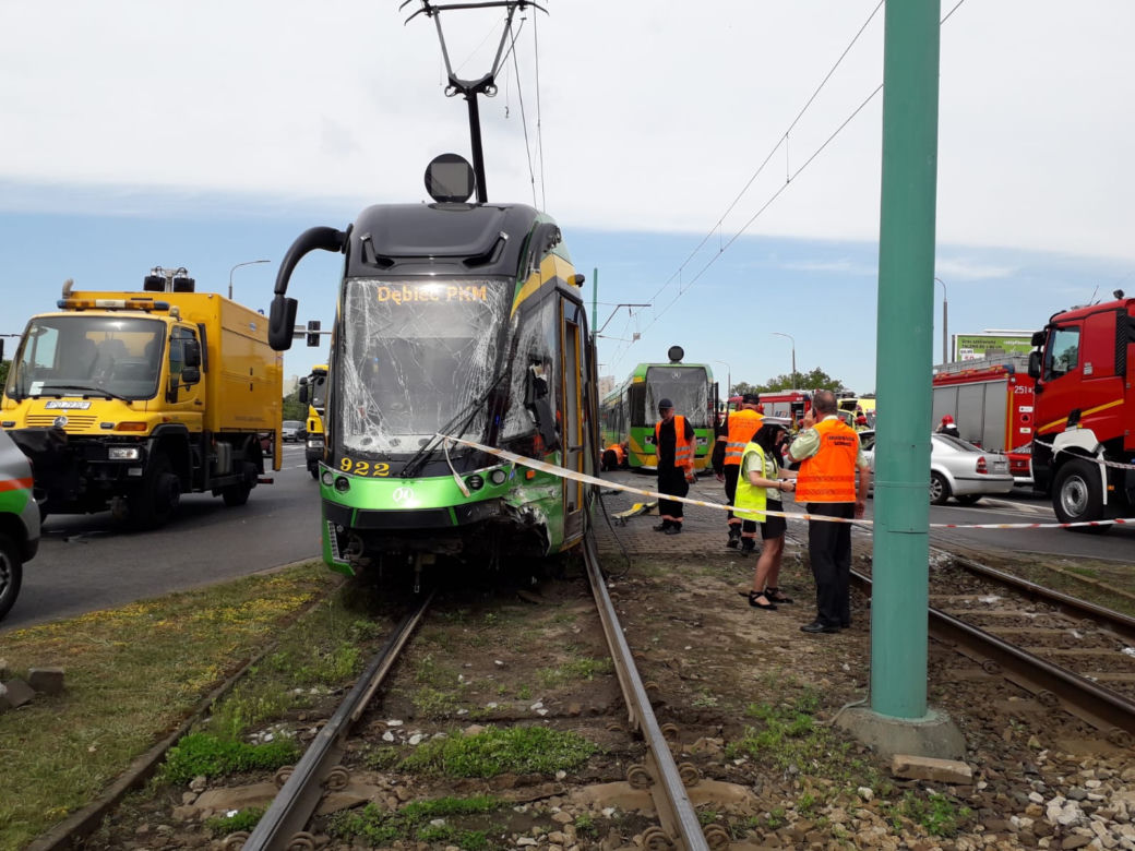 Zderzenie tramwajów w Poznaniu! Kilkanaście osób zostało rannych!