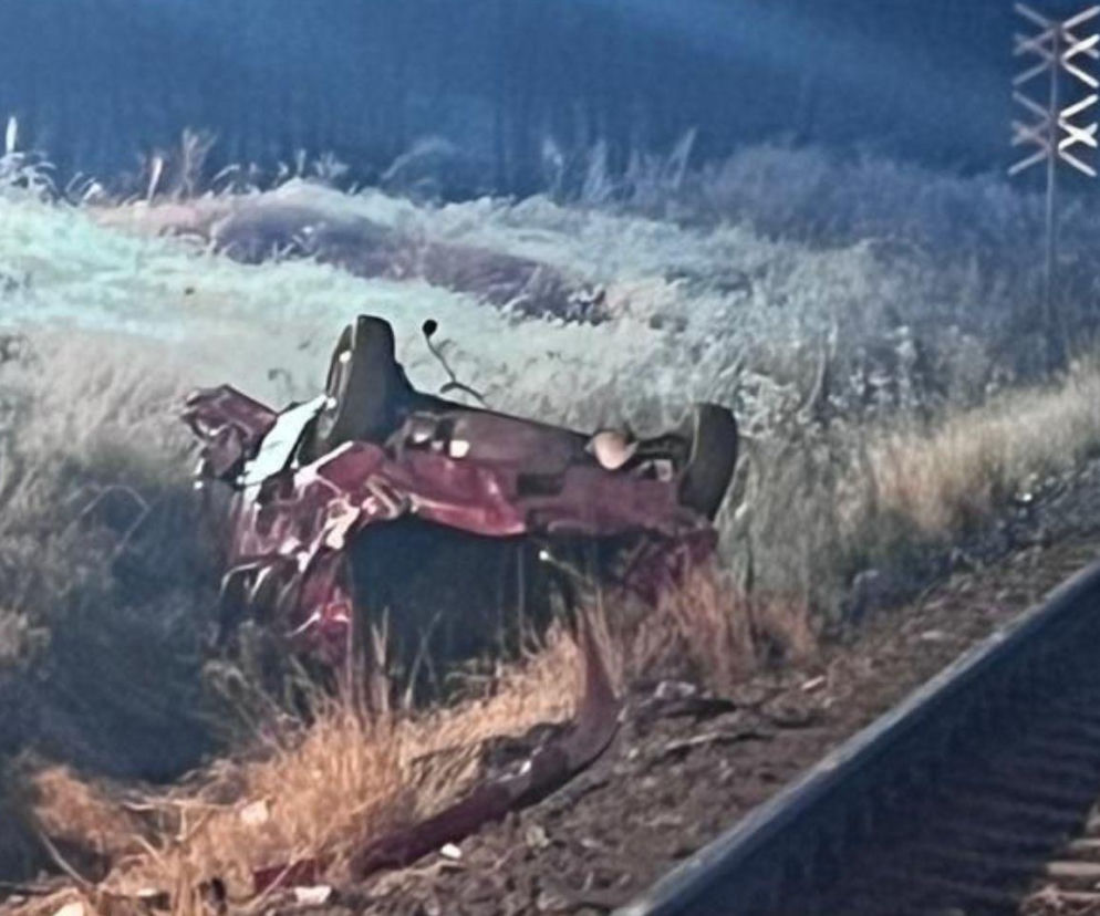 Tragedia na torach w Kujawsko-Pomorskiem. Auto zderzyło się z szynobusem