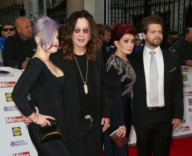 Tak brzmi ostatnia, wiadomość, którą Ozzy Osbourne wysłał do swojej córki. Legendarny muzyk zmarł nagle rok temu