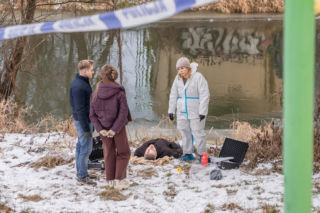 Sprawiedliwi. Trójmiasto, odcinek 115: Ojciec pogrążony w żałobie wysyła wiadomość z zapowiedzią zemsty, a nazajutrz adresat ginie od ciosu nożem