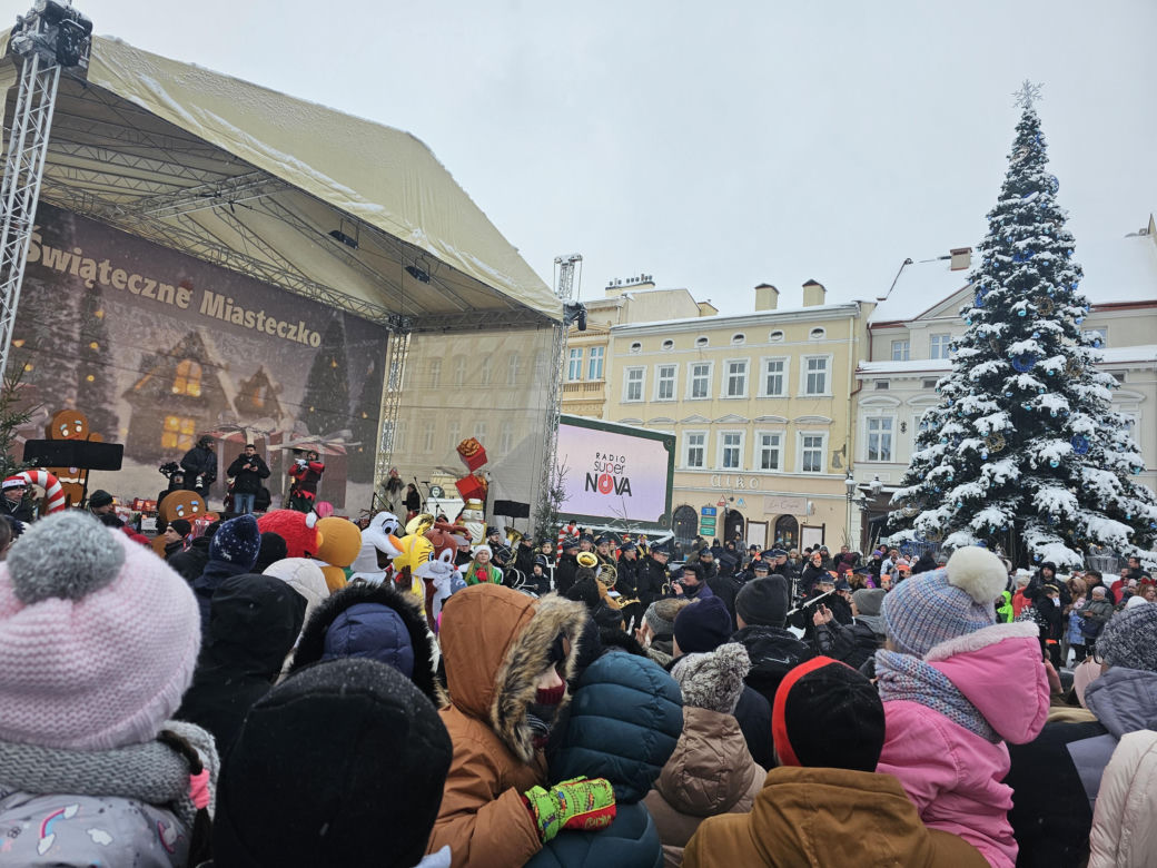 Jarmark Bożonarodzeniowy w Rzeszowie. Parada św. Mikołaj 2023 