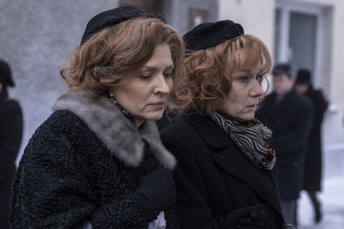 Stulecie Winnych 4 odc. 46. Ania (Urszula Grabowska), Mania (Magdalena Walach)