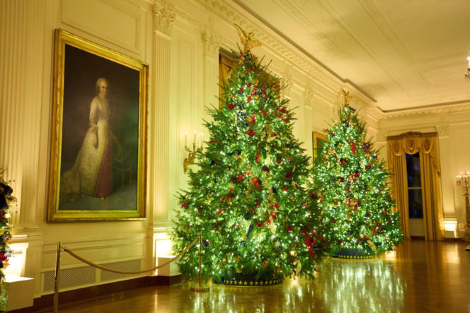 Melania Trump udekorowała Biały Dom. Święta lepsze niż za Bidena?