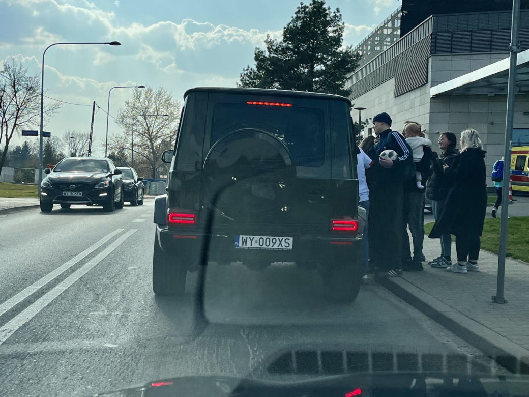 Lewandowski po meczu Polska - Litwa pędził ulicami Warszawy