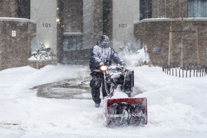 Ofiary śmiertelne, milion ludzi bez prądu w USA! Burza śnieżna atakuje