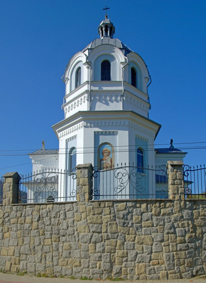 To jedna z najpiękniejszych wsi w województwie małopolskim. Kiedyś była częścią popularnego uzdrowiska