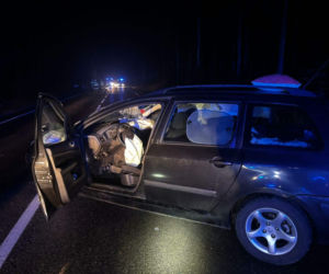 Pilne! Na drodze Starachowice-Lubienia zderzyły się dwa samochody osobowe. Są poszkodowani w tym nastolatka