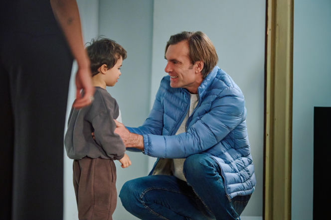 Podczas pogrzebu rodziców Alana Mariuszowi kompletnie puszczają nerwy.