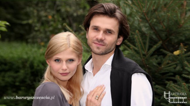 Barwy szczęścia. Iwona Korycka (Izabela Zwierzyńska), Alek (Krzysztof Wach)