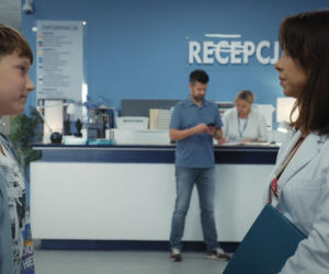 M jak miłość, odcinek 1909. Franek (Jarosław Śmigielski), Aneta (Ilona Janyst)