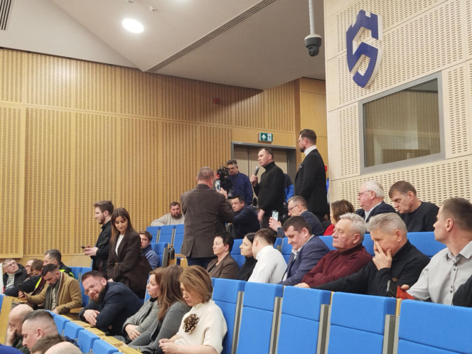 Protest rolników na spotkaniu z ministrem rolnictwa na Uniwersytecie w Siedlcach