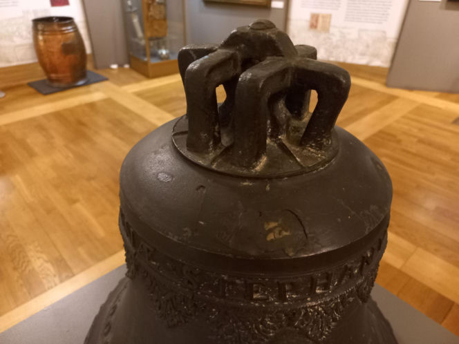 Komu bił ten dzwon? Unikatowy eksponat w muzeum w Lesznie [ZDJĘCIA]